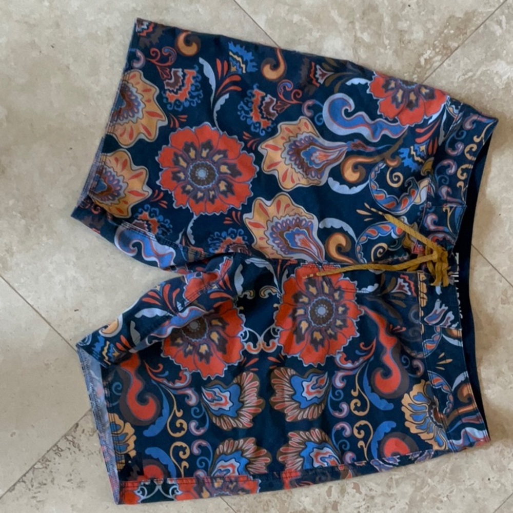 Billabong board shorts bathing suit men’s 34